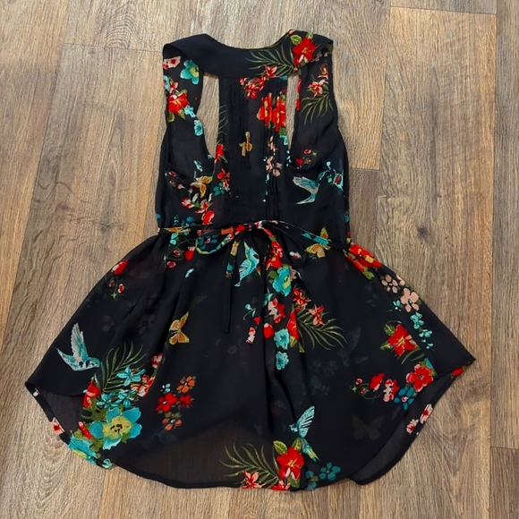 💥3/$15💥American Rag size XS top - Picture 3 of 3